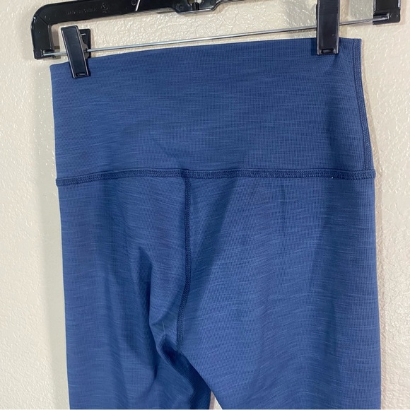 Beyond Yoga Navy Spacedye Blue Leggings Medium Cropped - Picture 7 of 7
